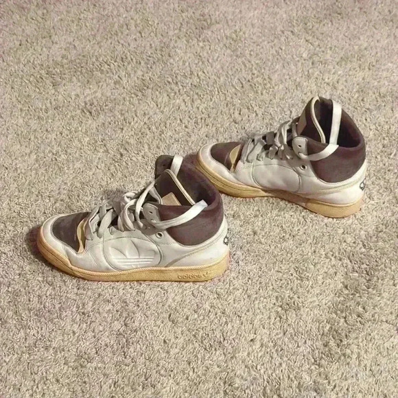 Adidas "Respect Me" shoes, white, brown and yellow, size 7 - Picture 3 of 9